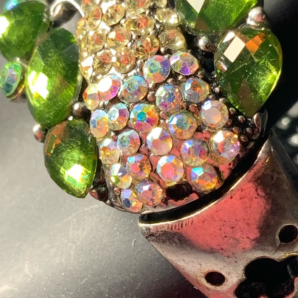 Vintage Elegant Green Crystal Bracelet Rhinestones Hinged Opening - Picture 9 of 9